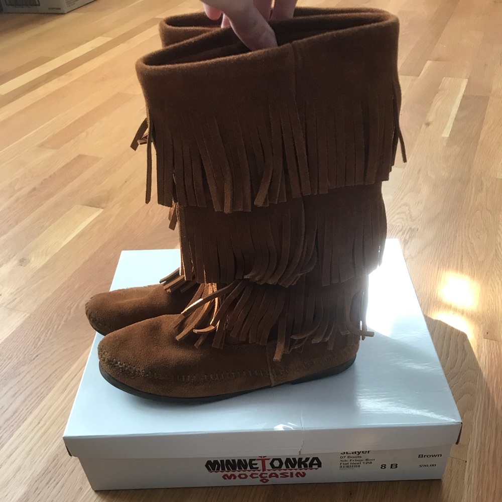 Minnetonka 3-Layer Fringe Boot Brown - Picture 3 of 8